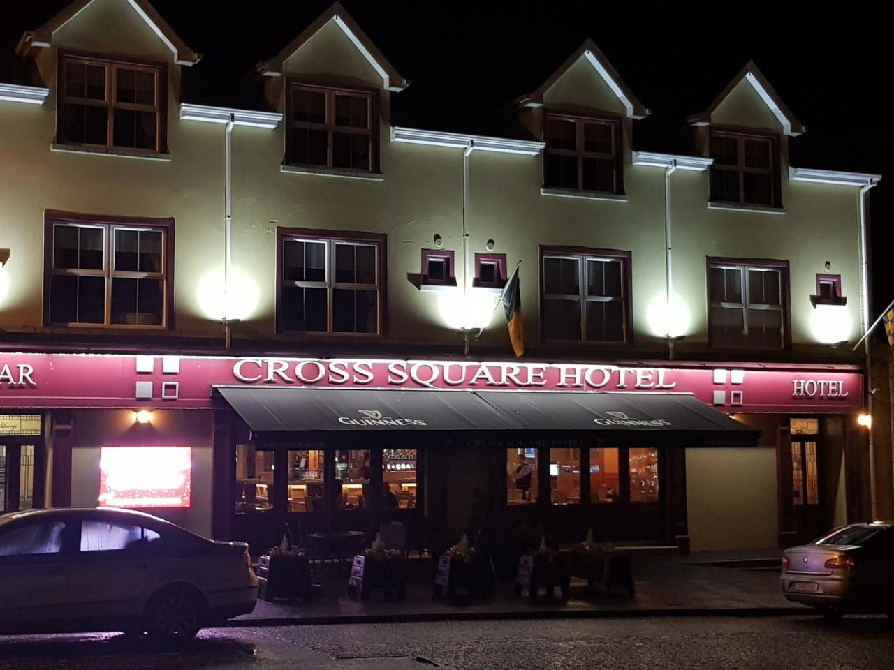 Cross Square Hotel Crossmaglen Buitenkant foto